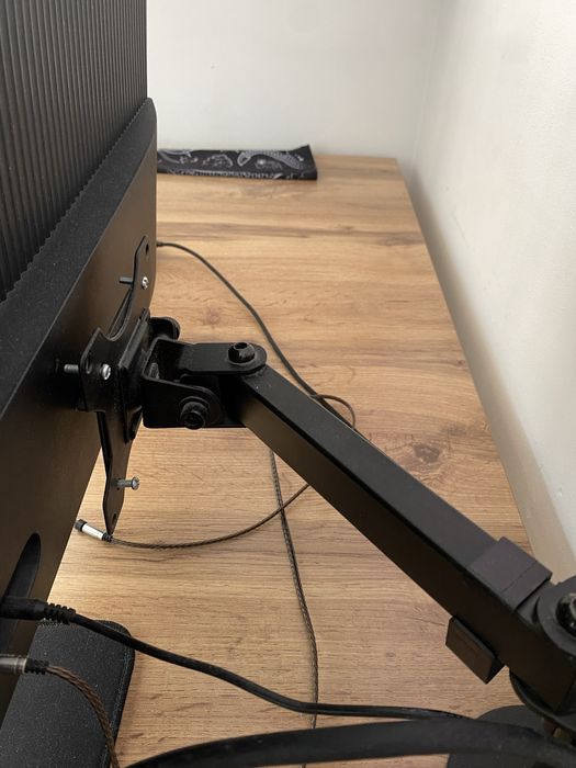 Кранштейн для монитора