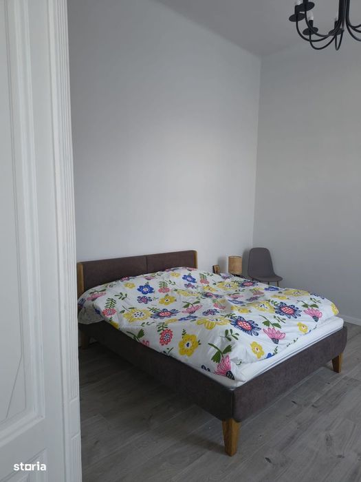 Apartament in zona centrala,finisat (cladire istorica ),mobilat,cu par