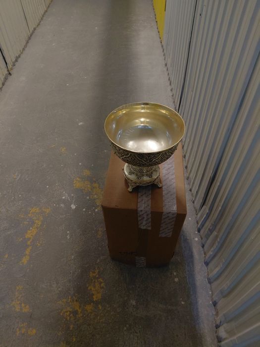 Продам чашу мельхиоровую очень красивая