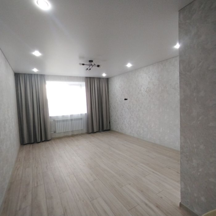 Продам 2 Ком квартиру