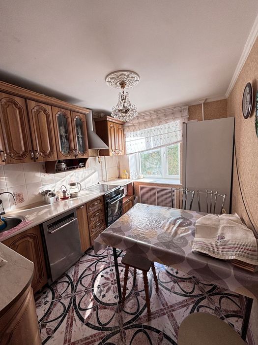 Продаётся 5 комнатная квартира