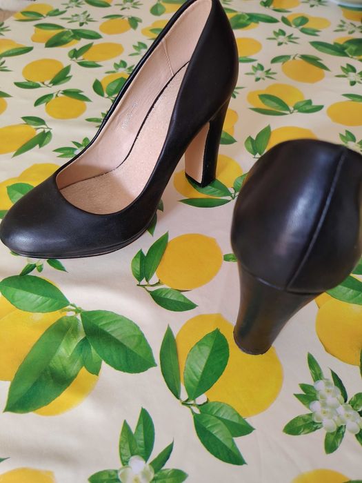 Pantofi negri din piele