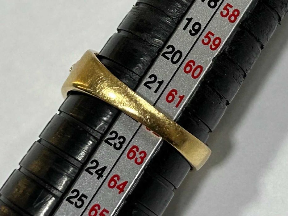 Златен пръстен 14 К 585/ 7,06 гр.