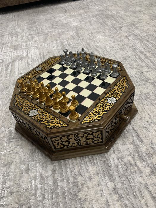 Shaxmat doska donalari bilan