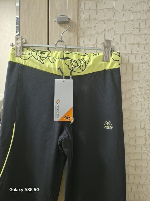 Продам спортивный костюм на девочку