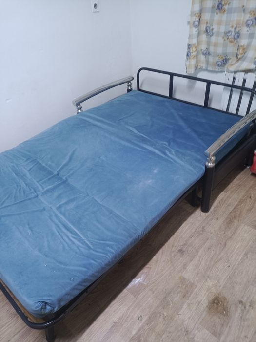 Продам кровать в