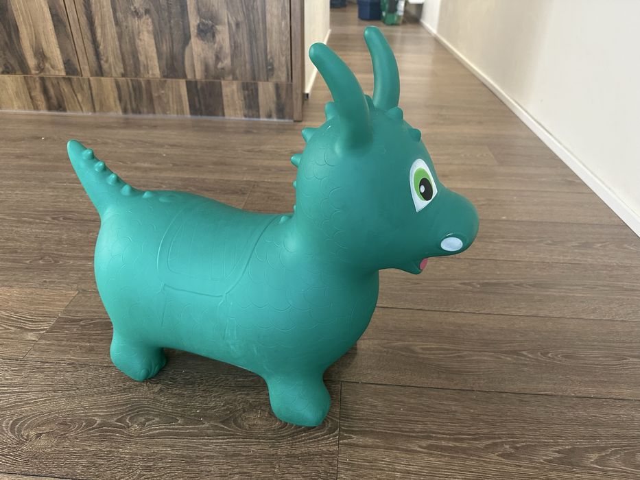 Надуваемо животно за яздене