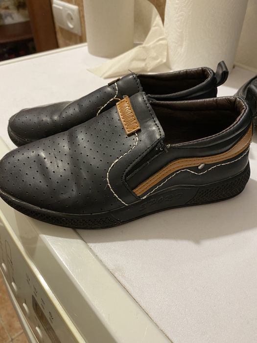 Продам детскую обувь