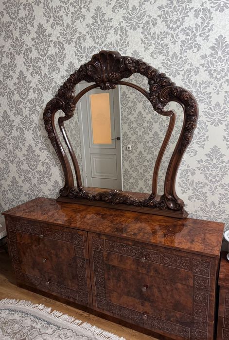 Спальный гарнитур