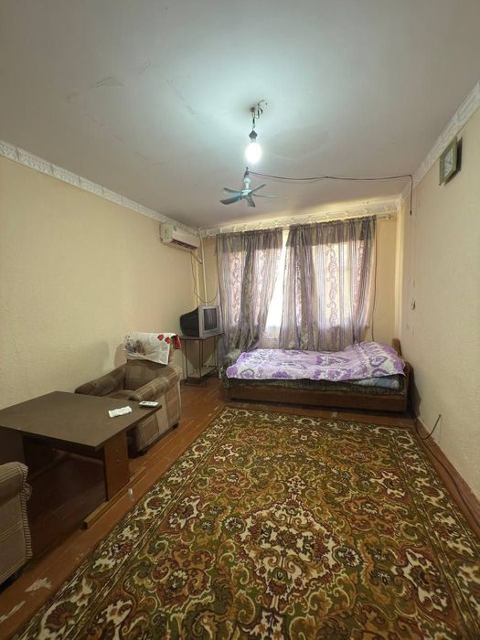 Город Алмалык. Сдается квартира 1 комнатный 4 етаж  Космос