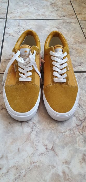 Vand adidasi Pull&Bear