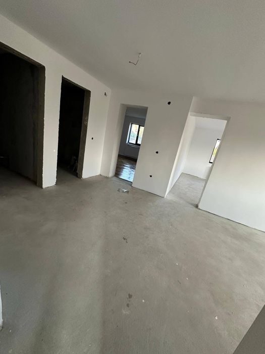 Vand casa: localitatea caseiu, jud cluj