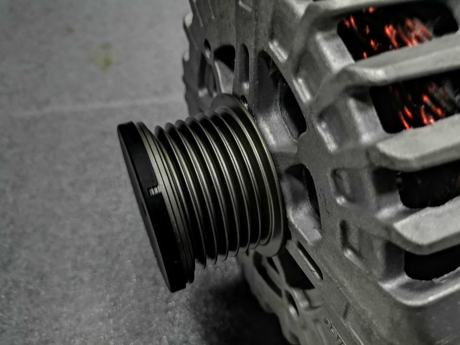 Нов 7852129 Алтернатор 250a BMW S63 S63B44B F90 F91 F92 F93 M5 M8