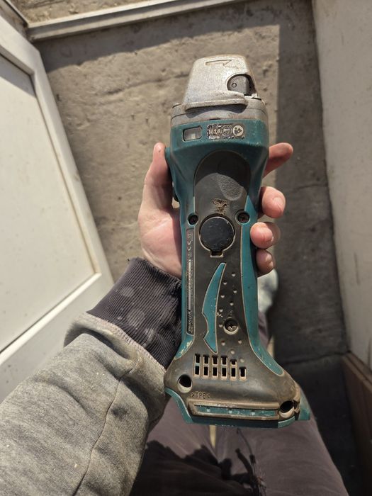 Vand Flex makita, cu încărcător și cutie, schimb cu flex parkside