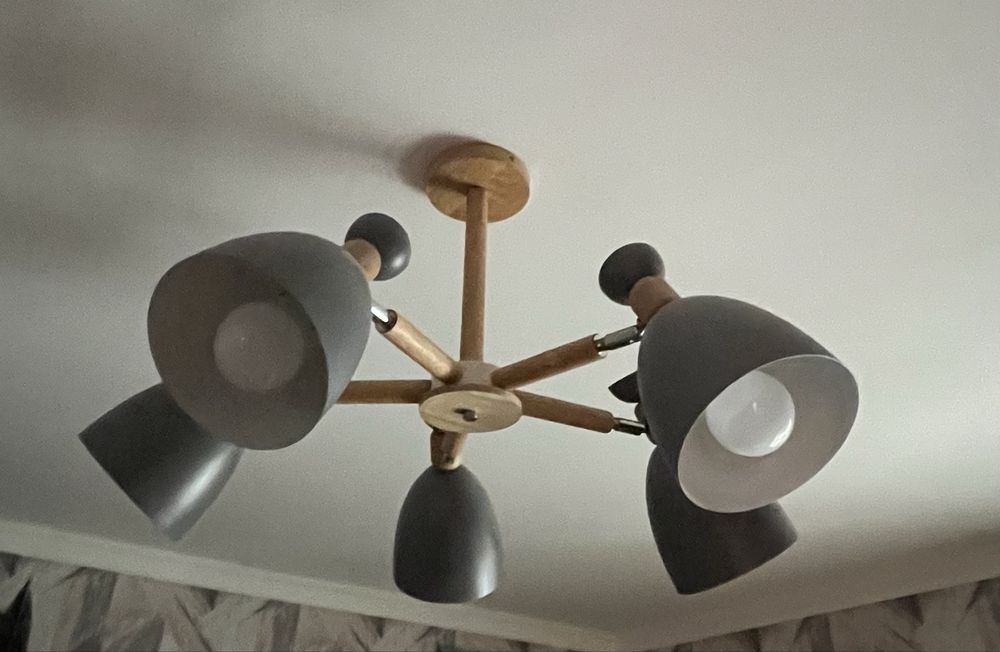 Продам 5 рожковую люстру