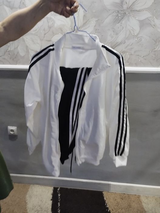 Продам спортивный костюм