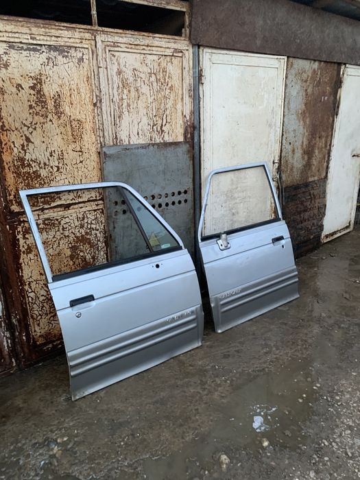 Portiere fata usi stanga dreapta Hyundai Galloper 1995-2005 2.5