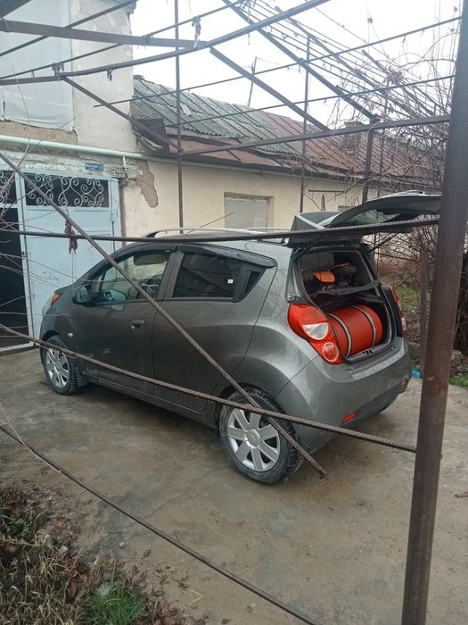 Спарк сотилади метанда