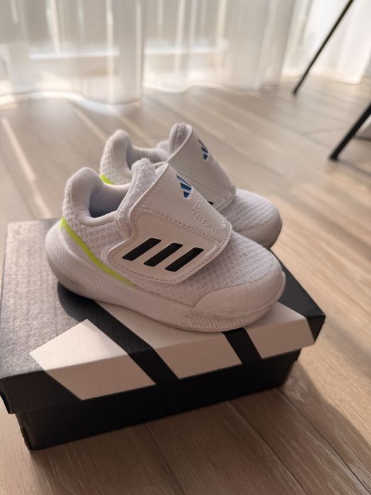 Детские кроссовки Adidas