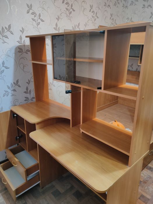 ПРОДАМ Компьютерный стол, Рабочий стол