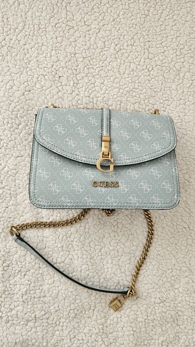 Даска чанта Guess