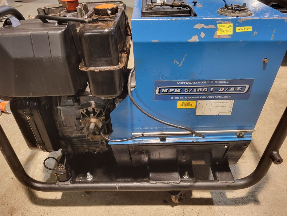 Generator de curent cu aparat de sudura