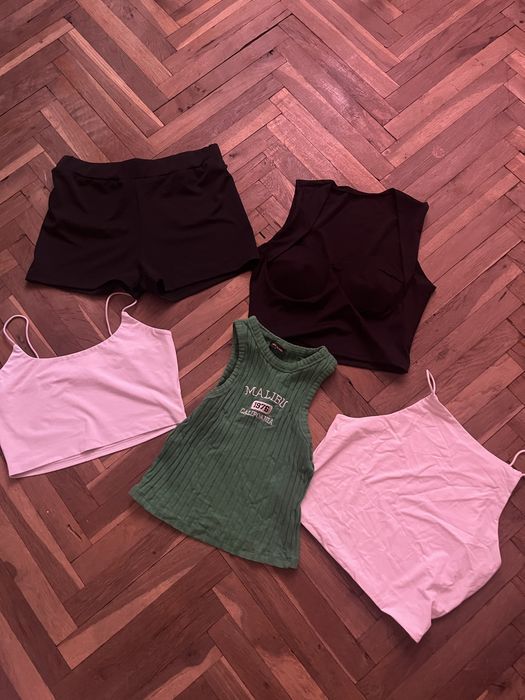 Къси панталонки и топове