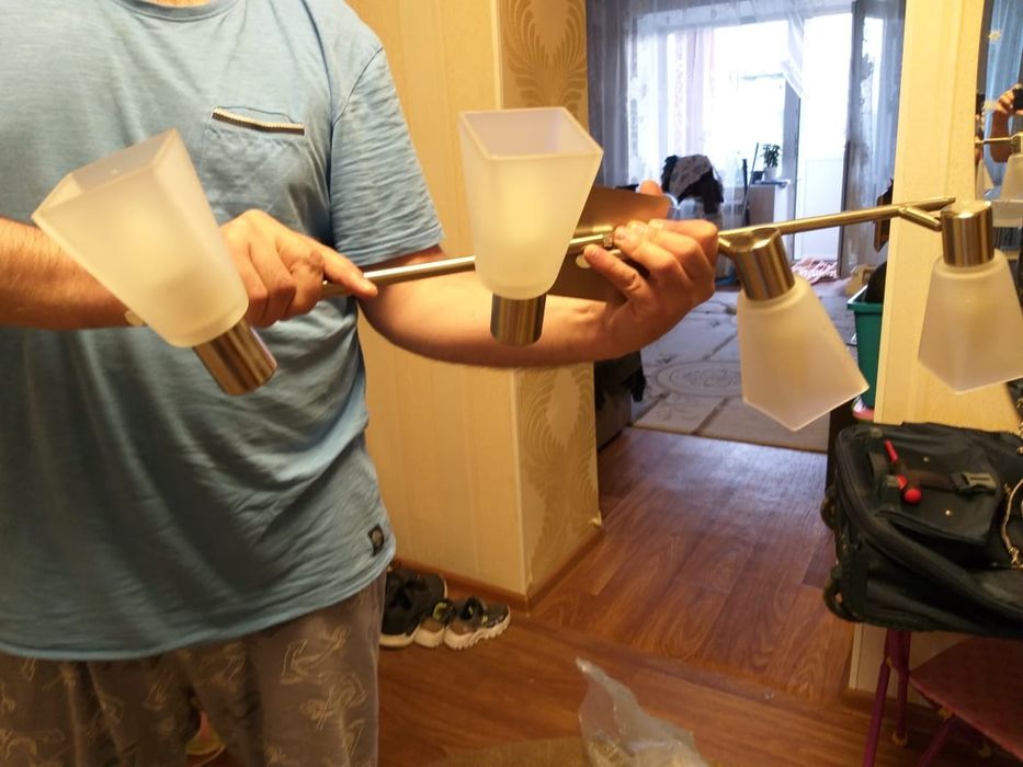 Продам люстру в отличном состоянии