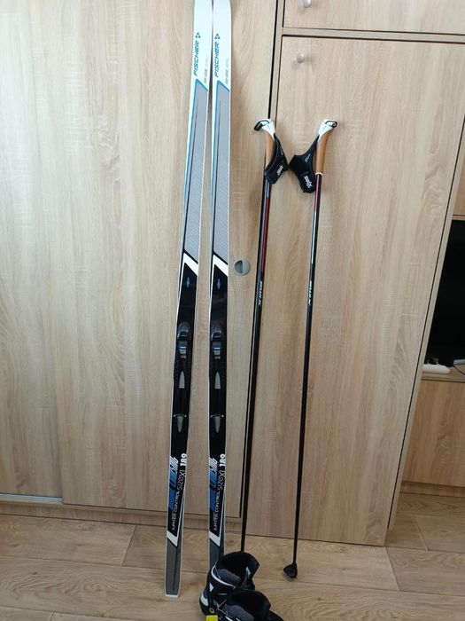 Продам лыжи 44 размер