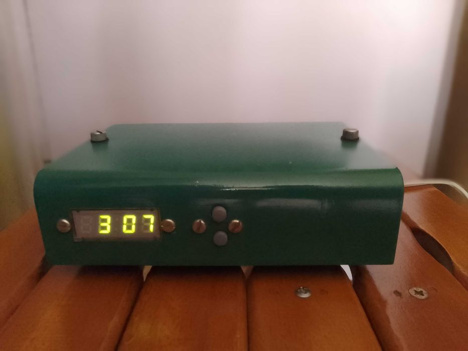 Ceas electronic de masa