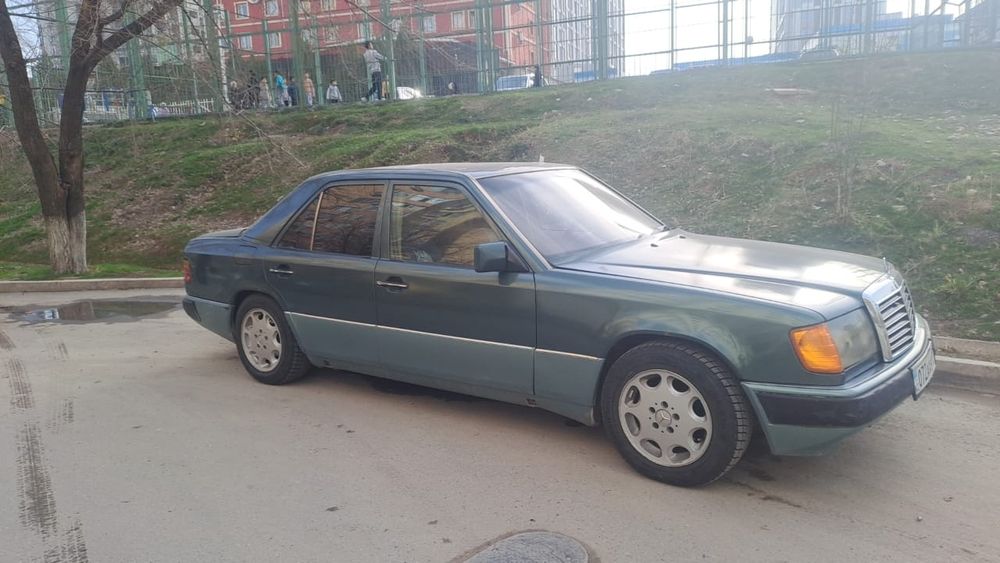 Продам срочно машину