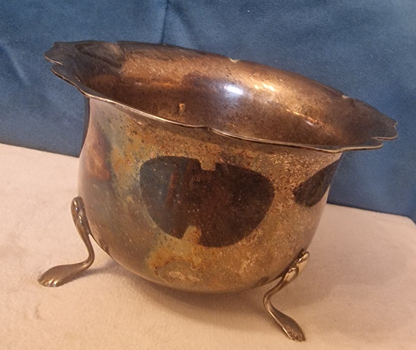 Посребрена антикварна купа