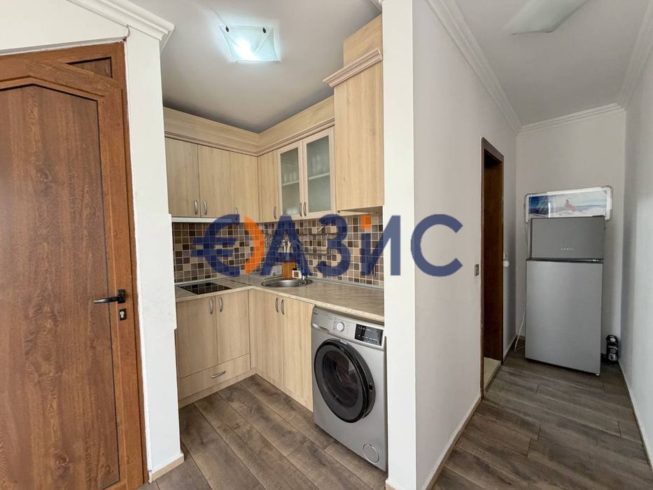 Продава се Двустаен апартамент в Свети Влас - 130 кв.м за 400 €/кв.м - Снимка #4