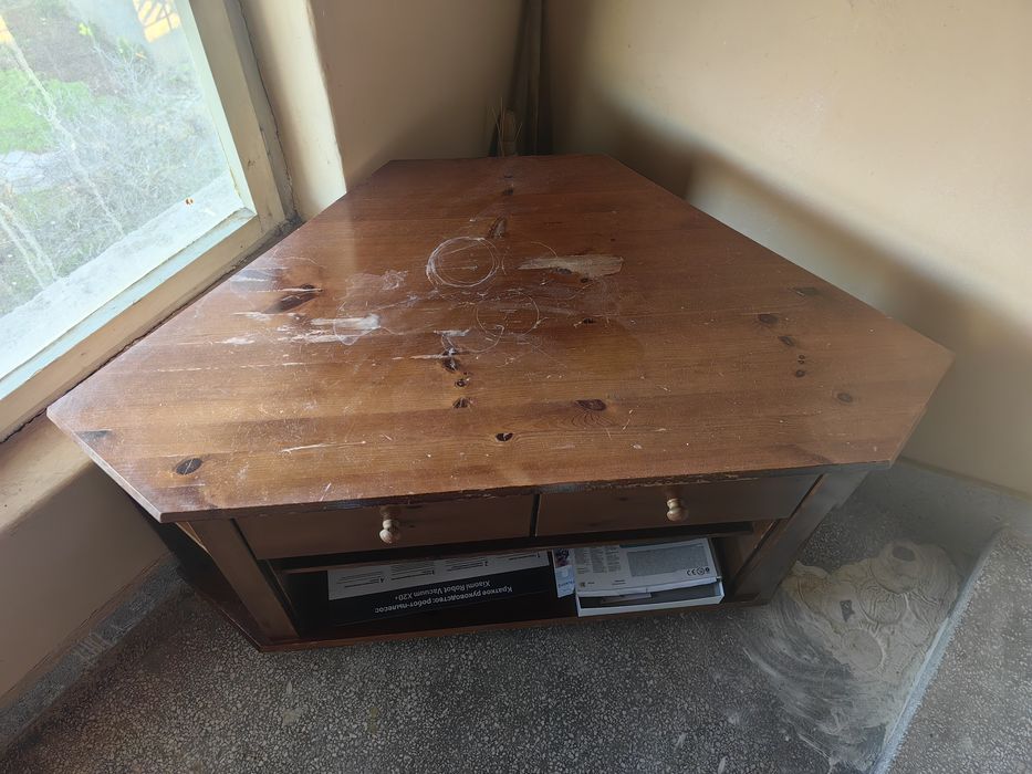 2бр. дървени  шкафове  с чекмеджета