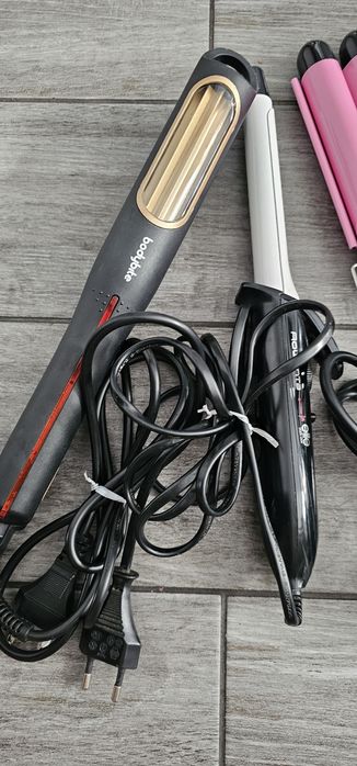 Vand acest kit de ondulatoare de par.