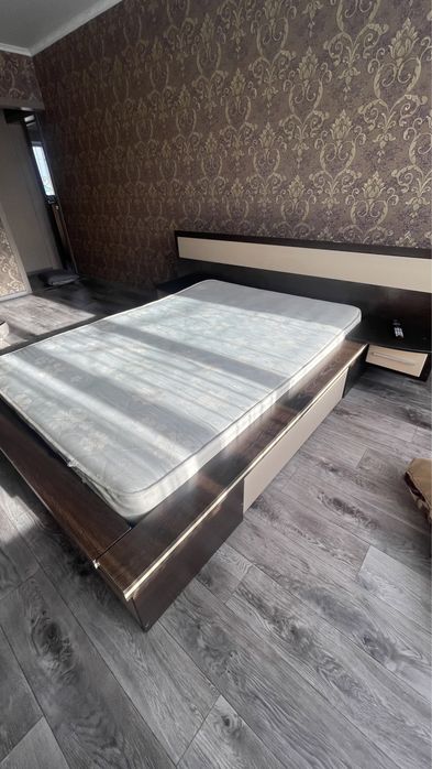 Продам кровать двухспальную