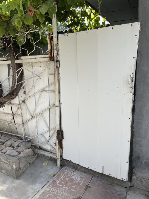 Продаёться дом срочно в общем дворе