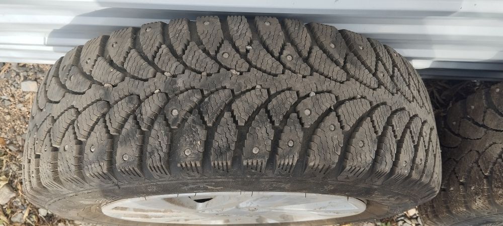 Продам зимние шины сос идеальное