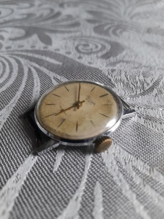 Ръчни часовници Rакета, Победа и Wostok