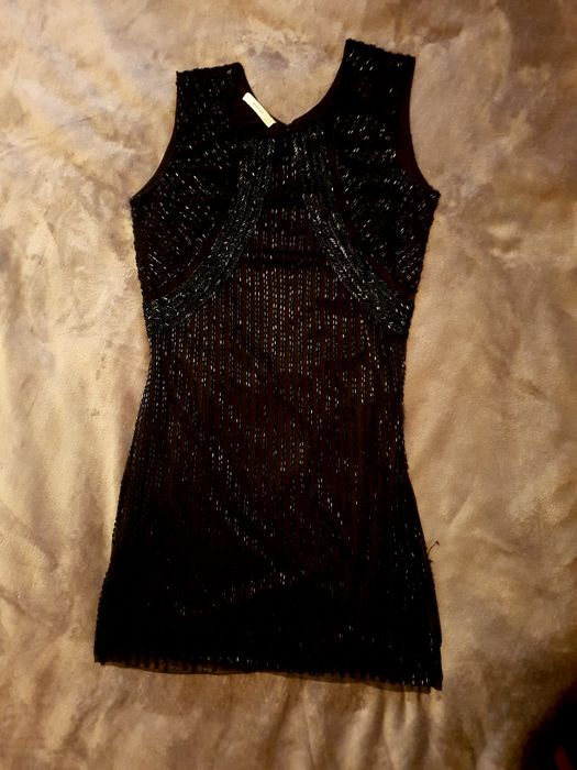 Rochie neagră cu mărgeluțe