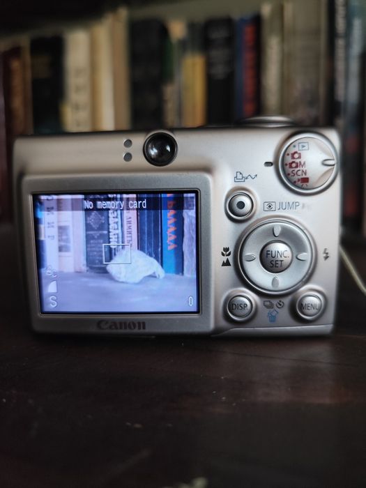 Дигитален фотоапарат Canon Ixus 700