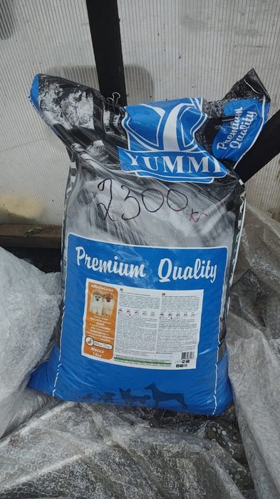 Корма для собак и кошек