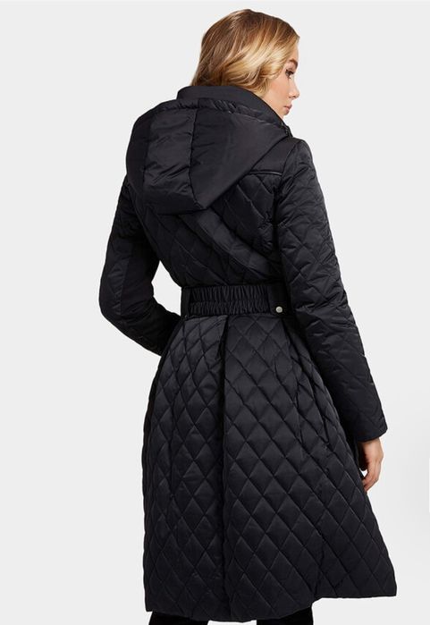 Подплатено яке ASIA с гъши пух Guess