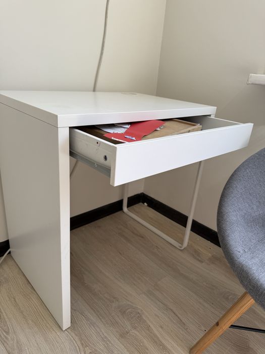 Стол письменный IKEA Микке