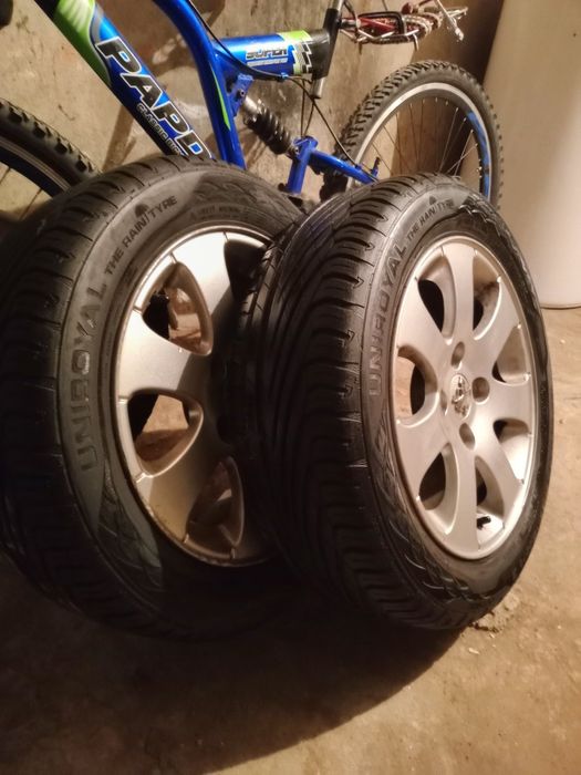 Оригинални джанти с летни гуми Paegot