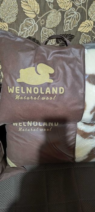 Завивка и възглавници от мериносова вълна . НОВИ