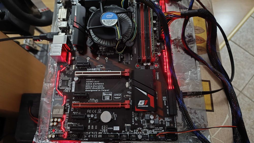комплект за компютър: Gigabyte GA-Z170X-Gaming 3 + i5-6600k + 8GB DDR4