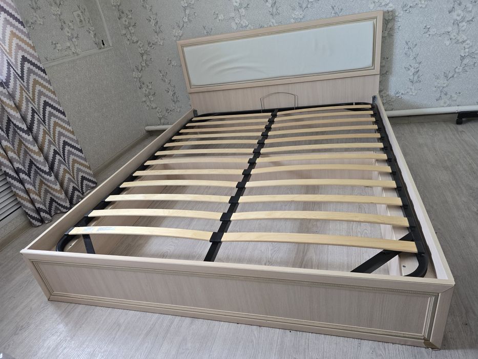 Двухспальный кровать 165х200