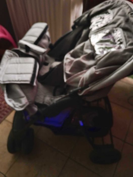 Двуместна количка - в перфектно състояние