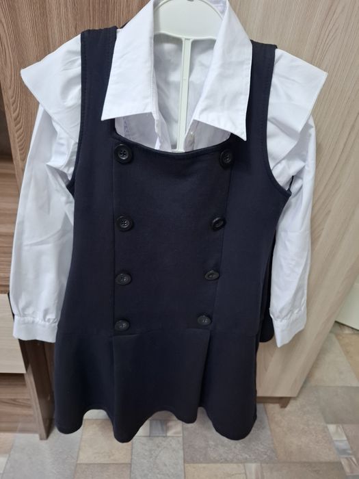 Продам школьную  форму